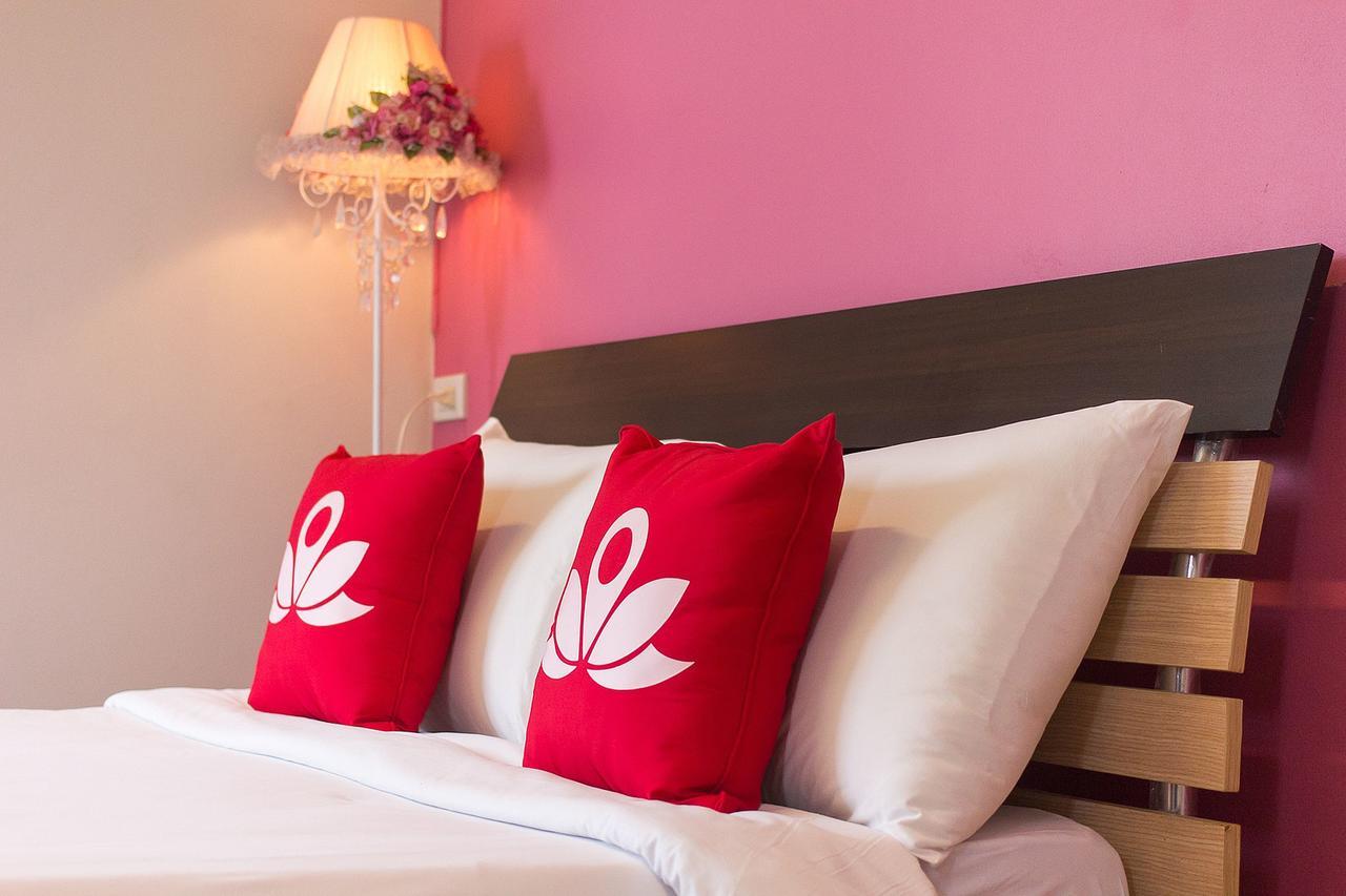 Zen Rooms Damrongrak Road Банкок Екстериор снимка