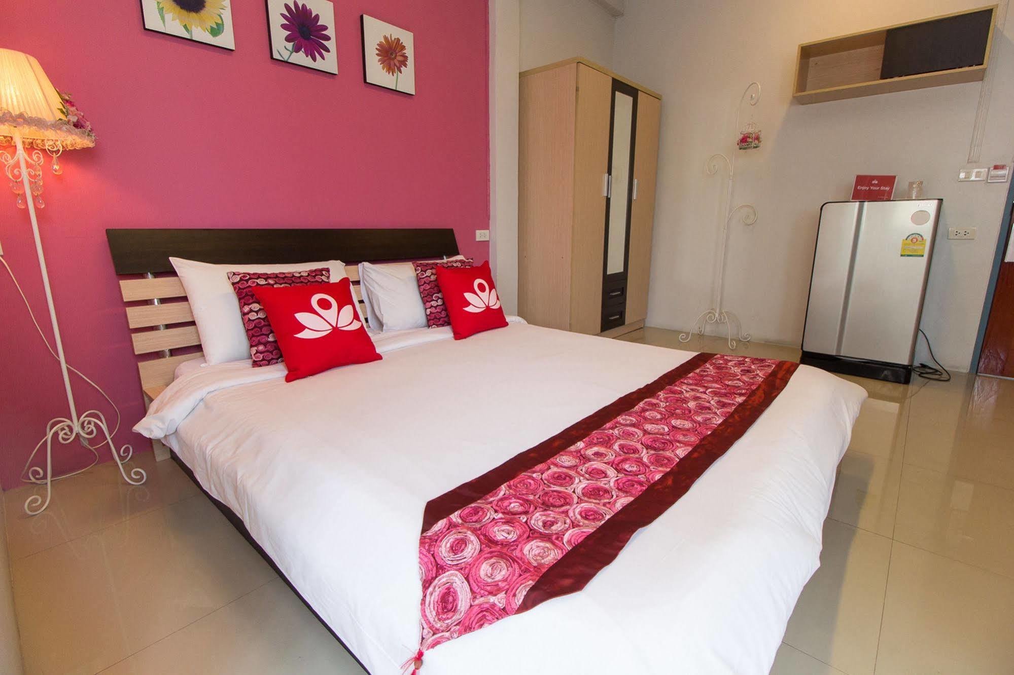 Zen Rooms Damrongrak Road Банкок Екстериор снимка