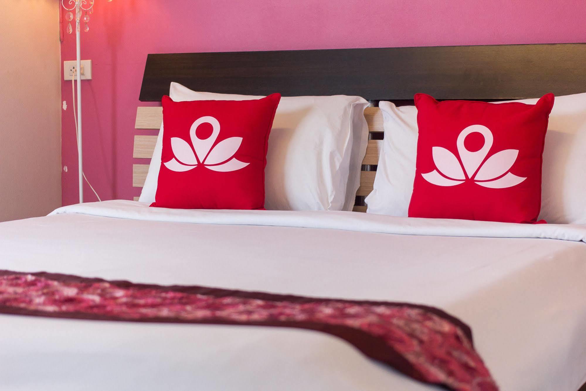 Zen Rooms Damrongrak Road Банкок Екстериор снимка