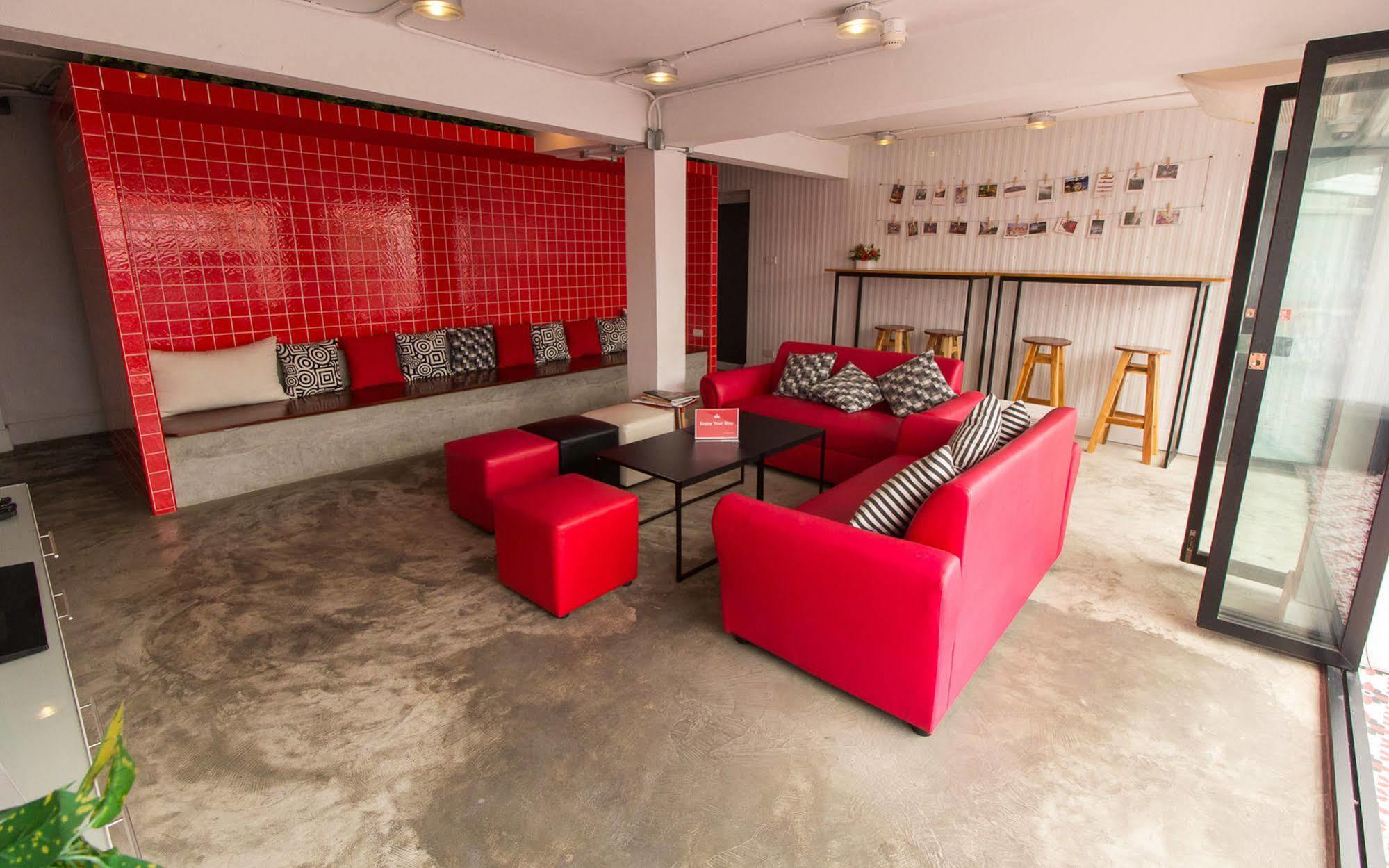 Zen Rooms Damrongrak Road Банкок Екстериор снимка