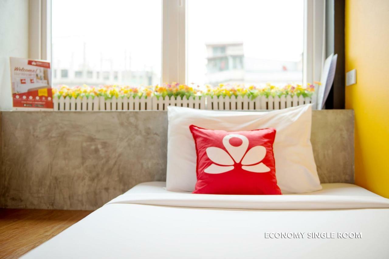 Zen Rooms Damrongrak Road Банкок Екстериор снимка